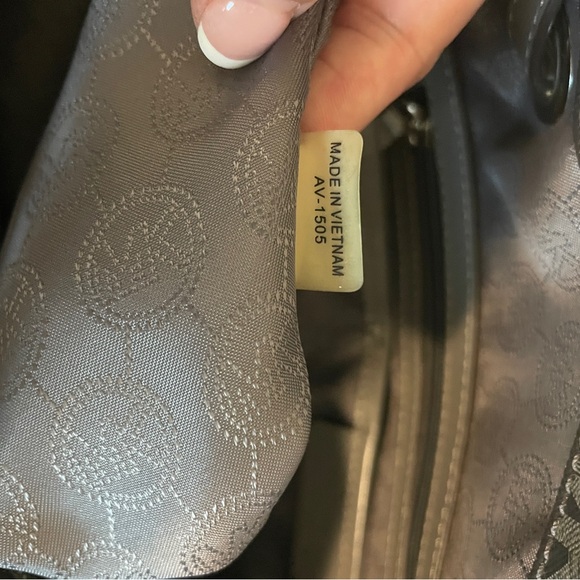 Michael Kors MK Logo Jet Set East/West Tote and Wallet set - Picture 5 of 7